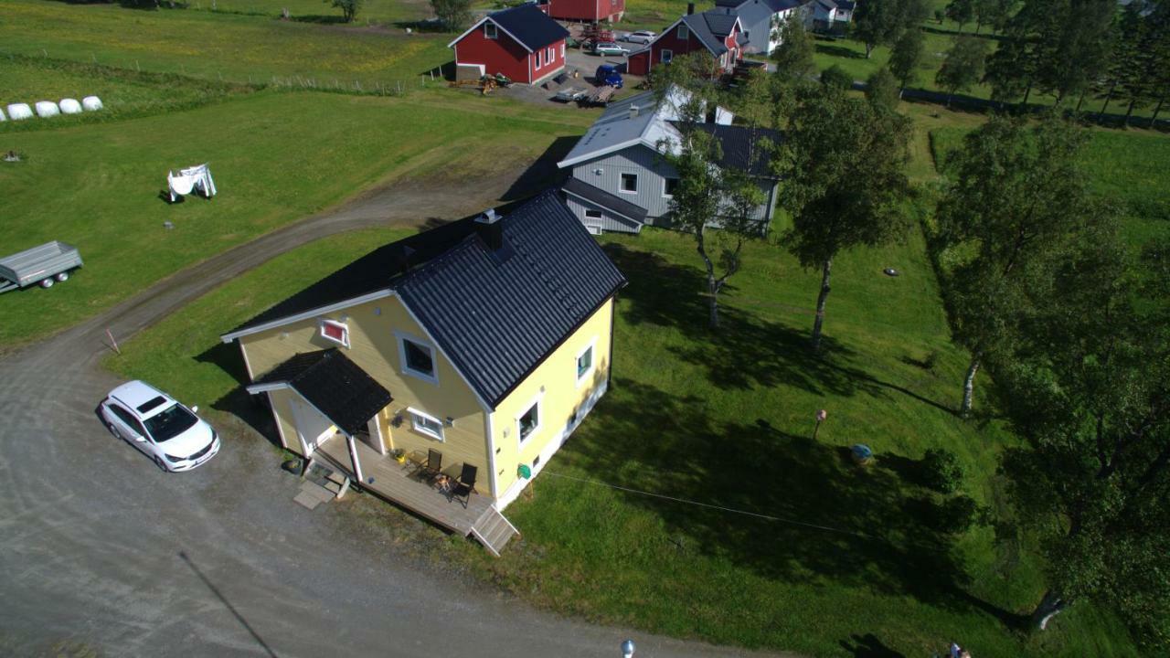 1 Room In The Yellow House, Close To Airport & Lofoten Evenskjer Esterno foto